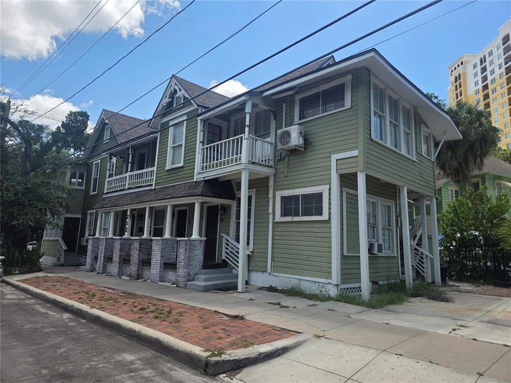 212 W BEACH PLACE UNIT 1