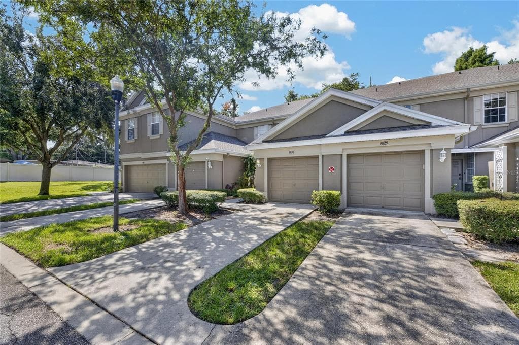9831 BLUE PALM WAY TAMPA, FL 33610