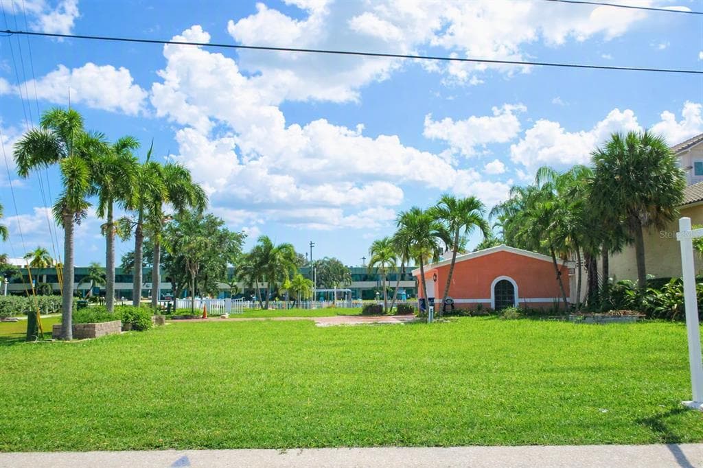 11855 1ST STREET E TREASURE ISLAND, FL 33706