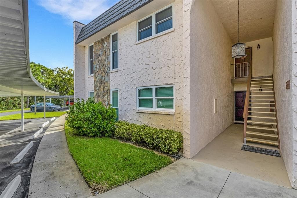 209 FERNWOOD CIRCLE UNIT 209 SEMINOLE, FL 33777