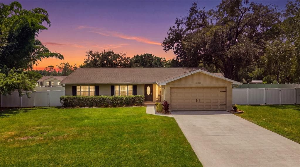 23252 CHARLSTON PLACE LAND O LAKES, FL 34639