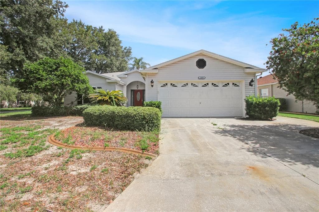 1009 FOREST BREEZE PATH LEESBURG, FL 34748