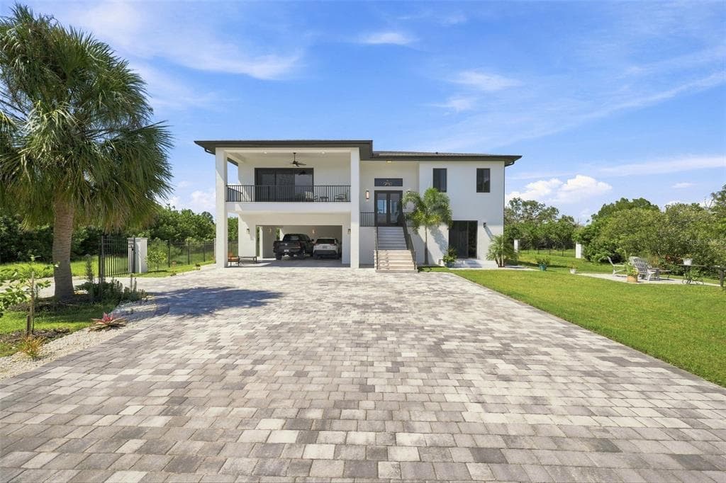5035 BAY BOULEVARD PORT RICHEY, FL 34668