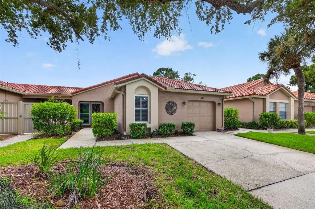 495 ST TROPEZ CIRCLE NE ST PETERSBURG, FL 33703
