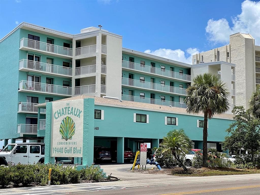 19440 GULF BOULEVARD UNIT 105 INDIAN SHORES, FL 33785
