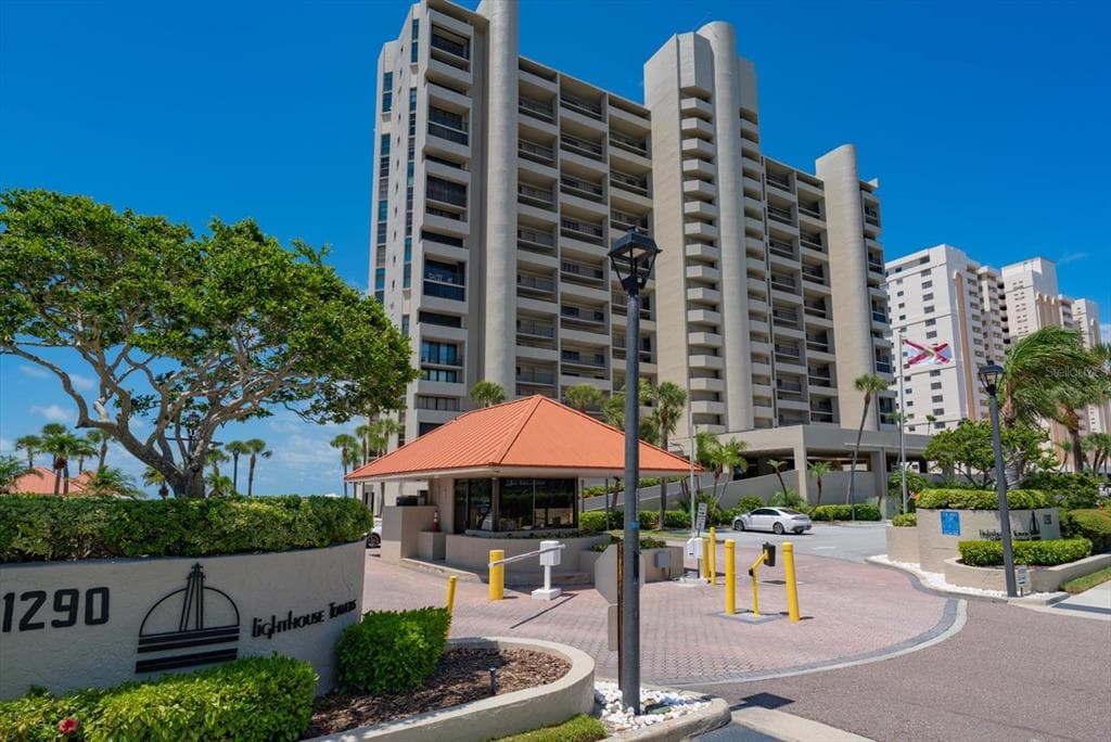 1290 GULF BOULEVARD UNIT 2004