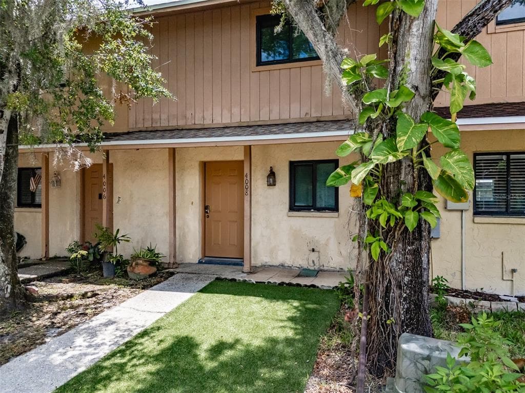 4008 OAK LIMB TAMPA, FL 33614