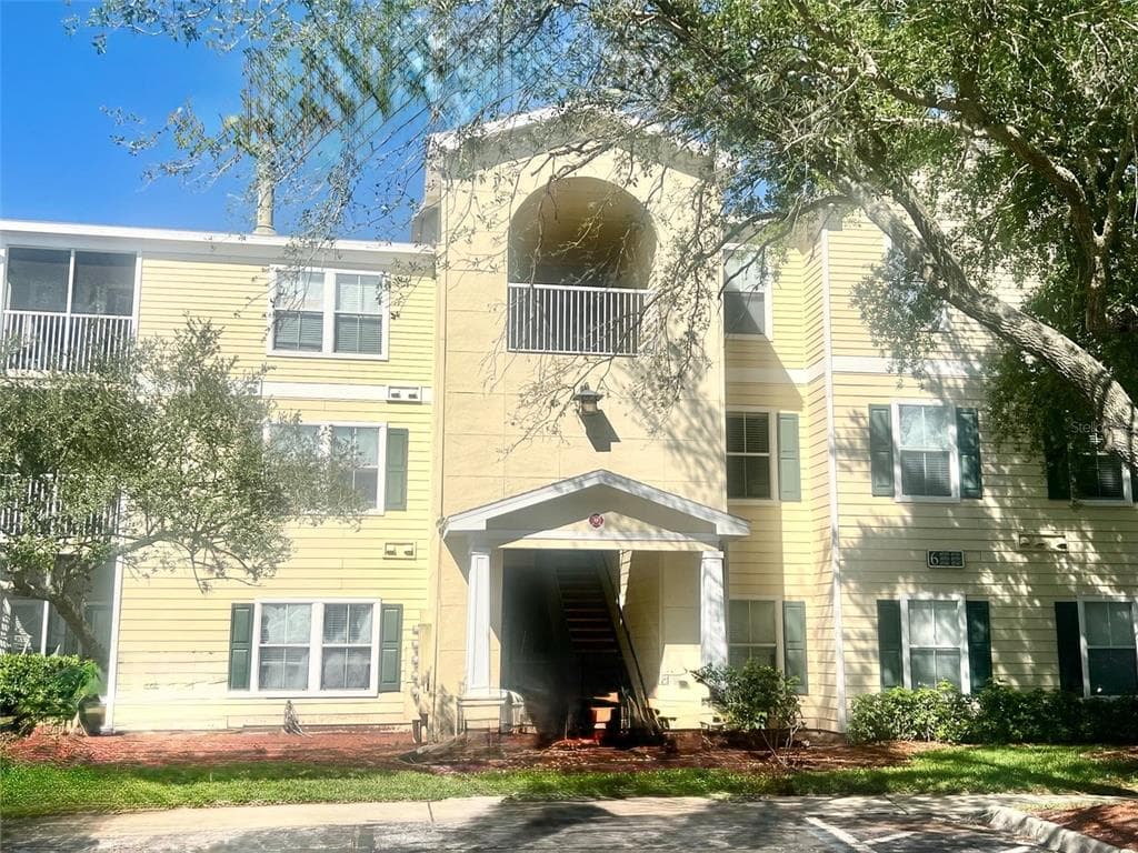18335 BRIDLE CLUB DRIVE UNIT 18335 TAMPA, FL 33647