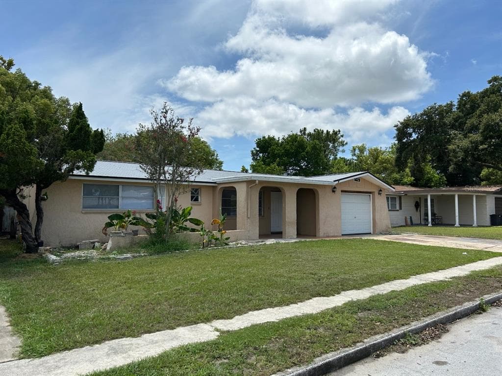 5620 ANDREA DRIVE HOLIDAY, FL 34690