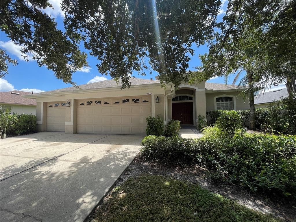 9322 MANGROVE COURT TAMPA, FL 33647