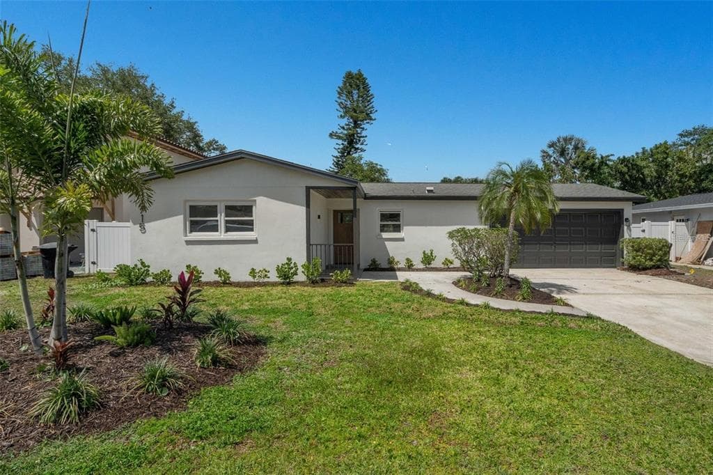 1715 DELAWARE AVENUE NE ST PETERSBURG, FL 33703