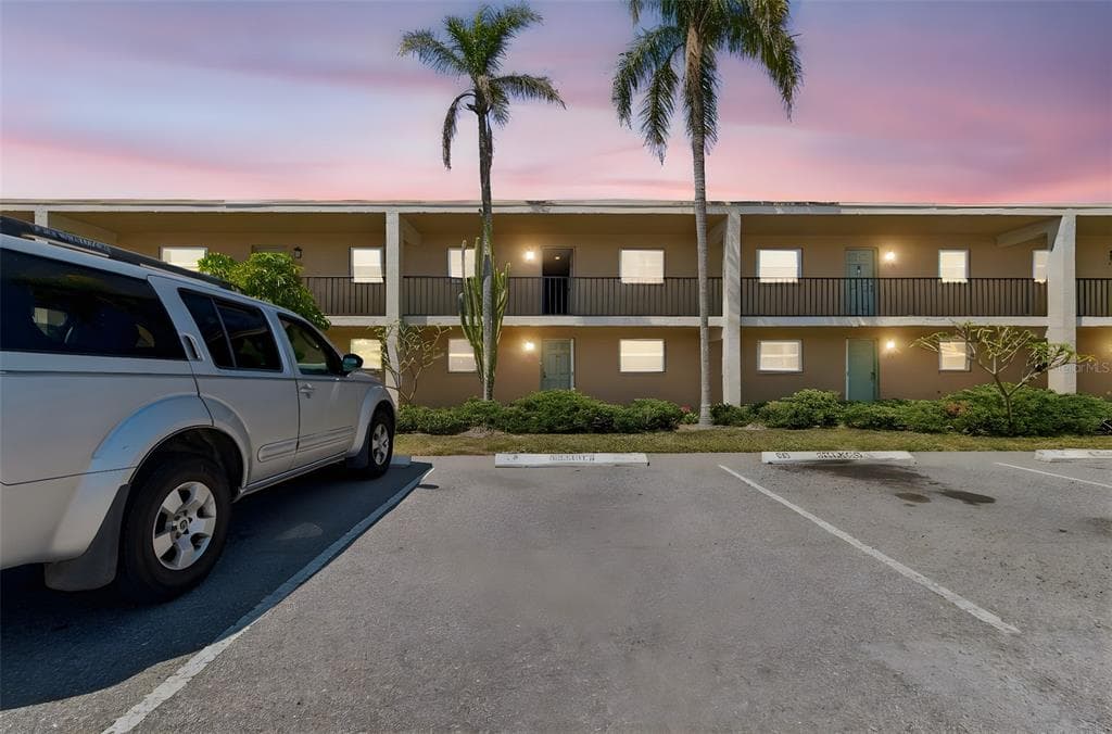 12300 PARK BOULEVARD UNIT 221 SEMINOLE, FL 33772