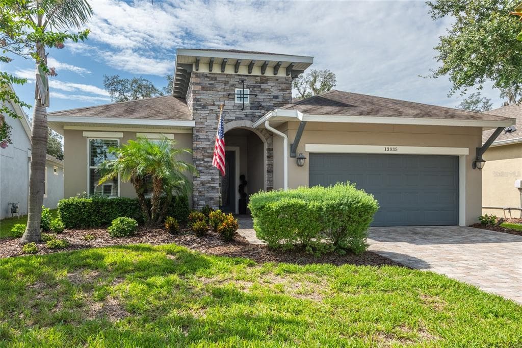 13935 NATURES RESERVE DRIVE LITHIA, FL 33547