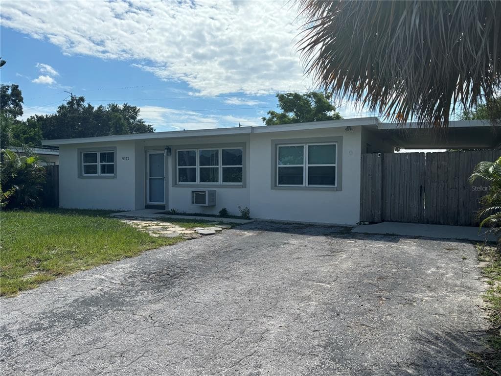 9372 88TH WAY SEMINOLE, FL 33777