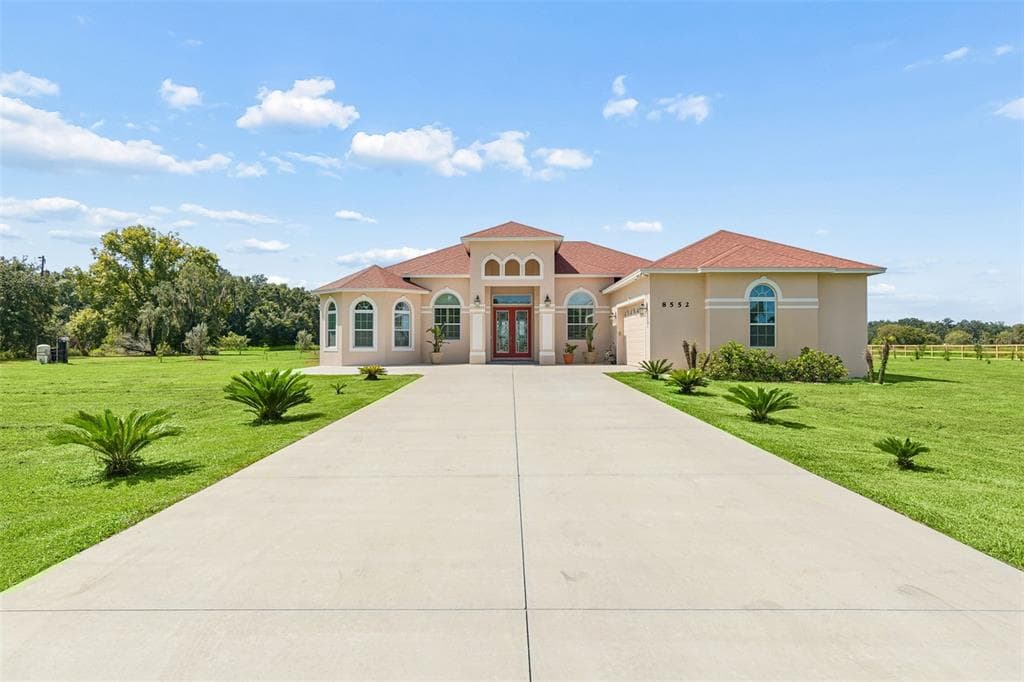 8552 BRANDING IRON TRAIL PLANT CITY, FL 33565