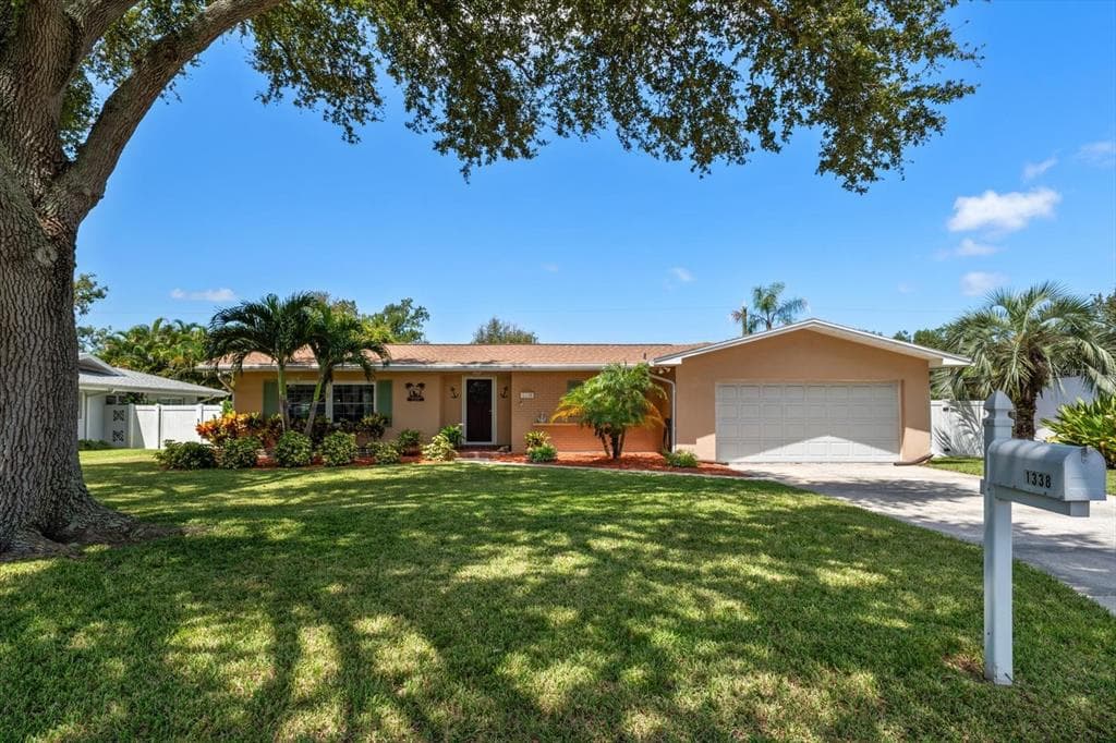 1338 MARJOHN AVENUE CLEARWATER, FL 33756