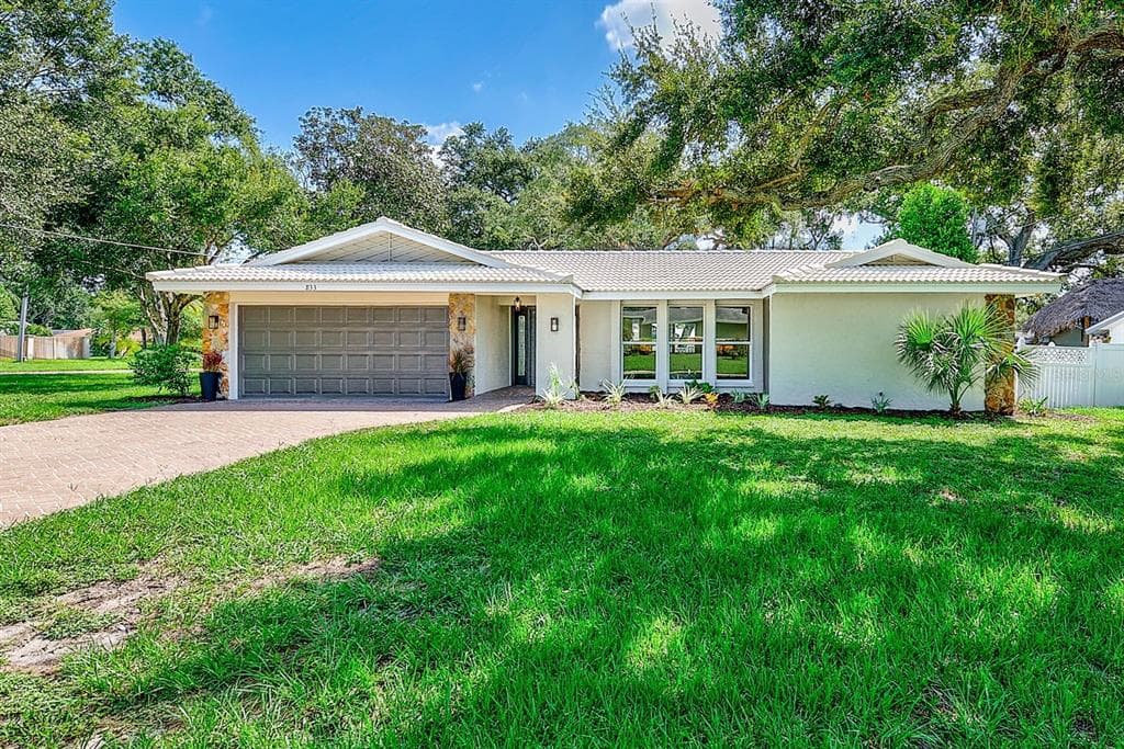 833 TALLOWOOD DRIVE