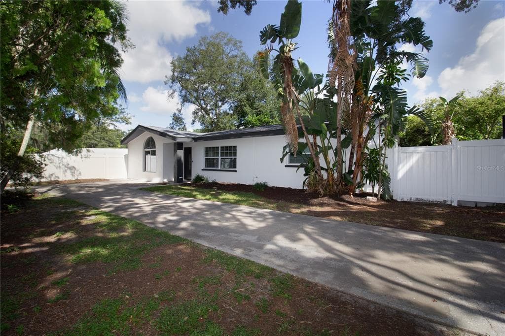 2720 STATE ROAD 590 CLEARWATER, FL 33759