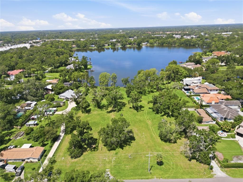 13414 & 13416 N LINCOLN AVENUE TAMPA, FL 33618