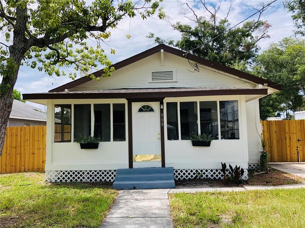 908 VINE AVENUE CLEARWATER, FL 33755