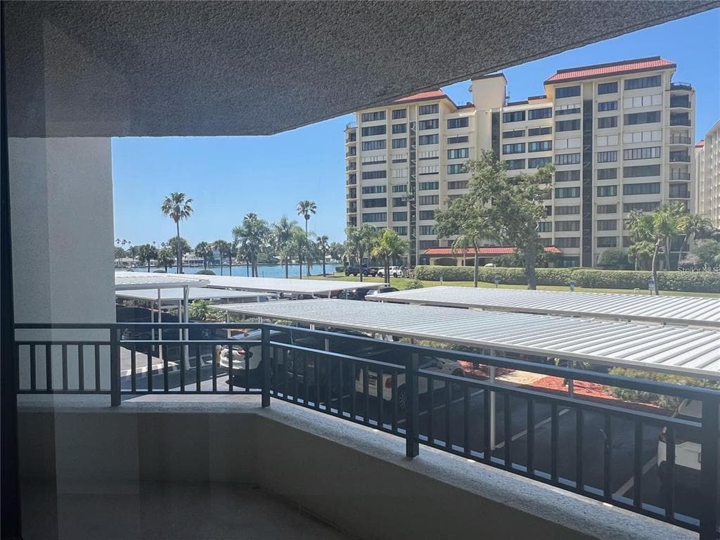 690 ISLAND WAY UNIT 208 CLEARWATER, FL 33767