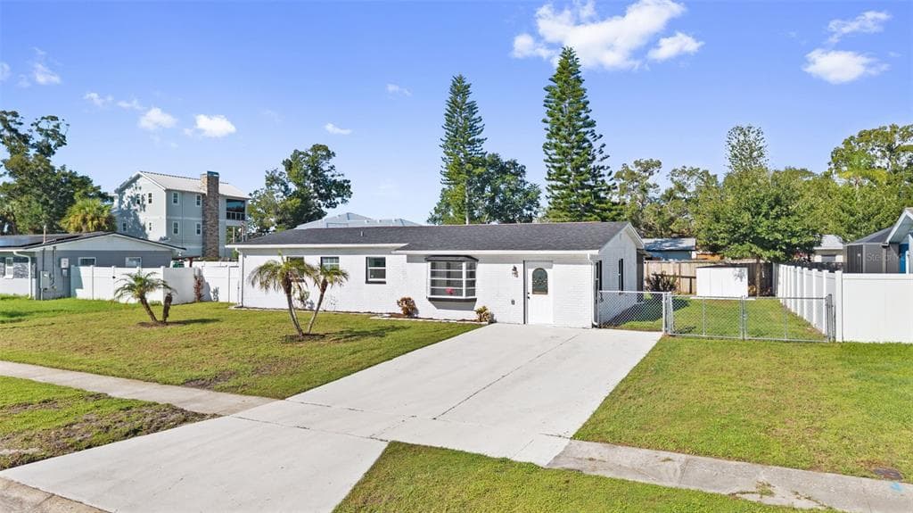310 COUNTRY CLUB DRIVE OLDSMAR, FL 34677