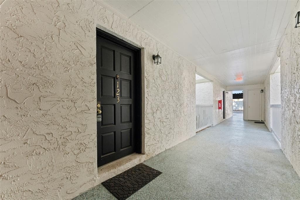 4611 W NORTH B STREET UNIT 123 TAMPA, FL 33609