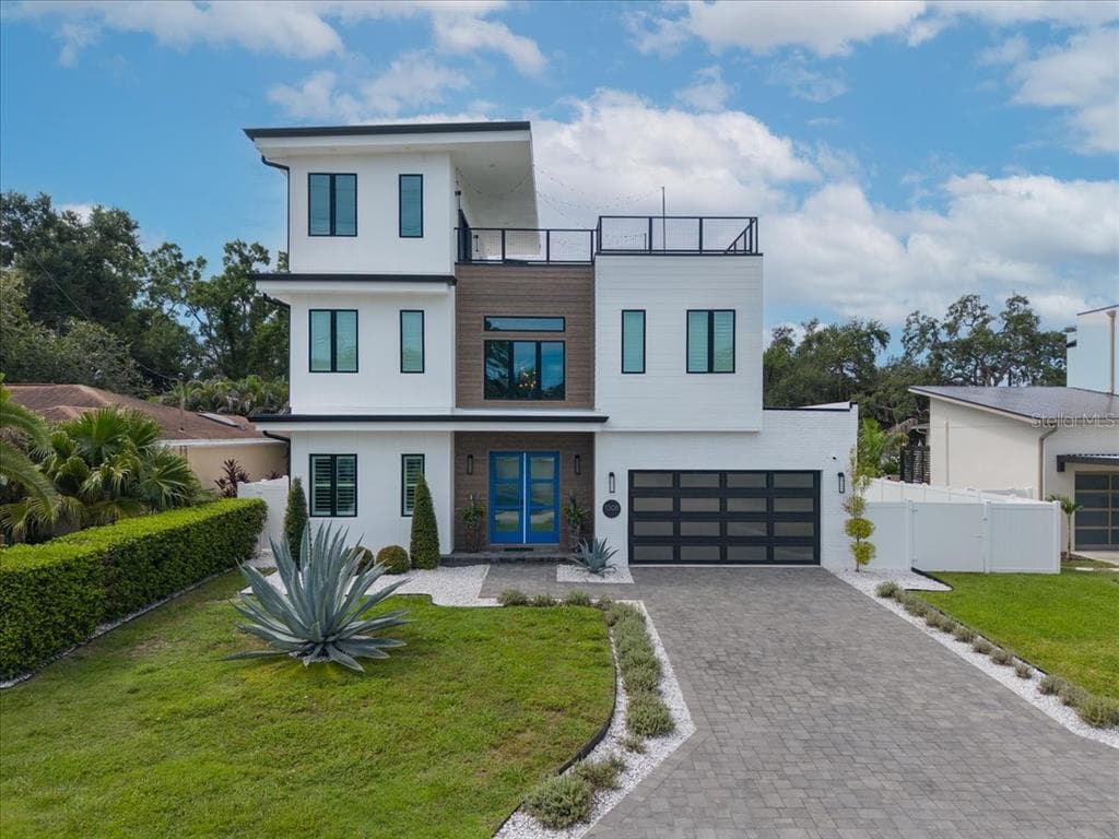 1308 W PLYMOUTH STREET TAMPA, FL 33603