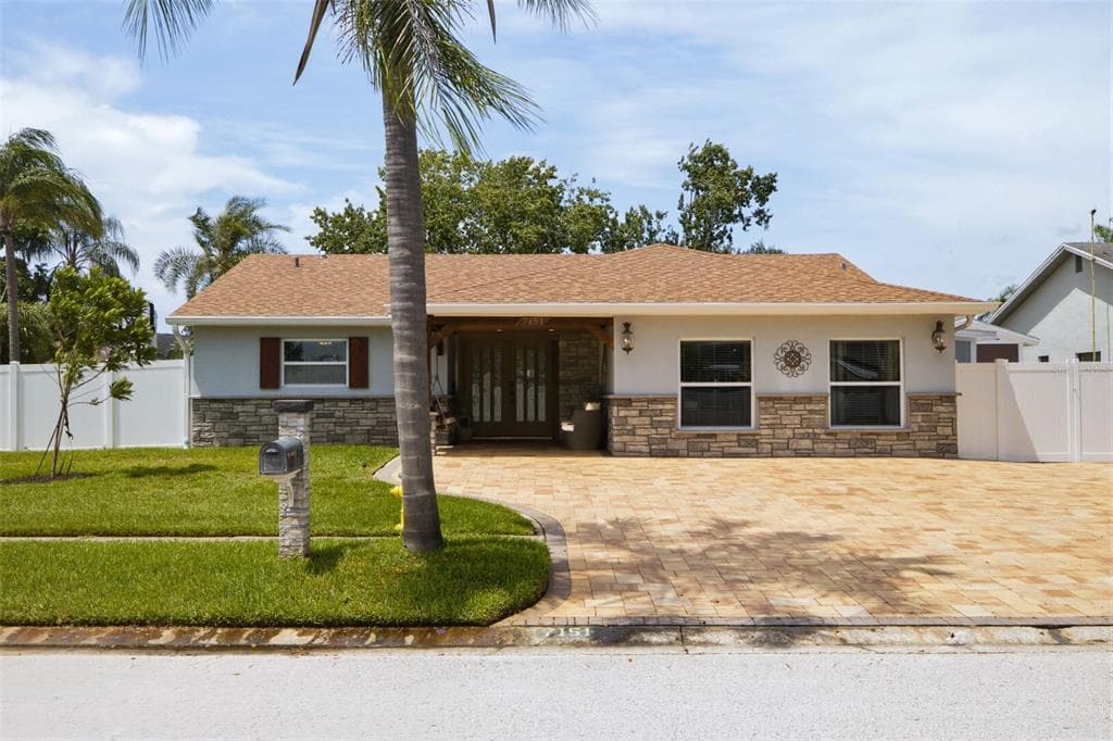 7151 121ST AVENUE LARGO, FL 33773