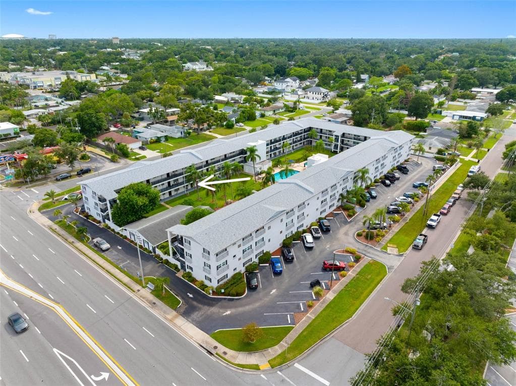 4050 4TH STREET N UNIT 104 ST PETERSBURG, FL 33703