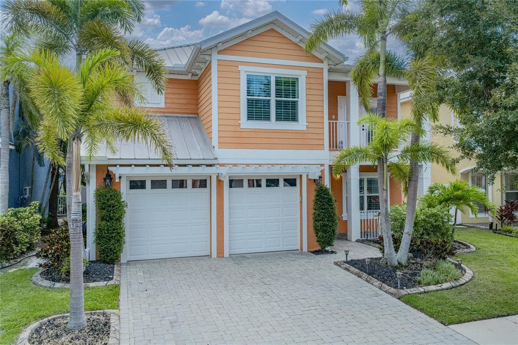 6411 GRENADA ISLAND AVENUE APOLLO BEACH, FL 33572
