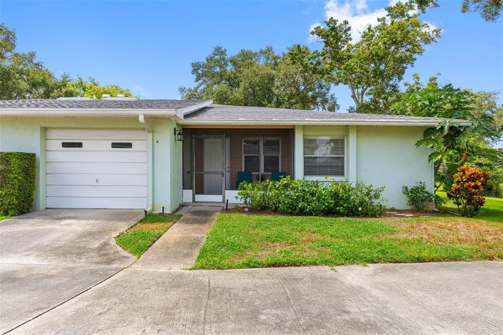 2833 ORANGE TREE CIRCLE N UNIT A PALM HARBOR, FL 34684