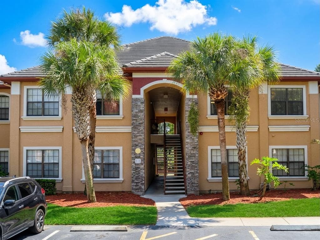 2188 CHIANTI PLACE UNIT 10-102 PALM HARBOR, FL 34683