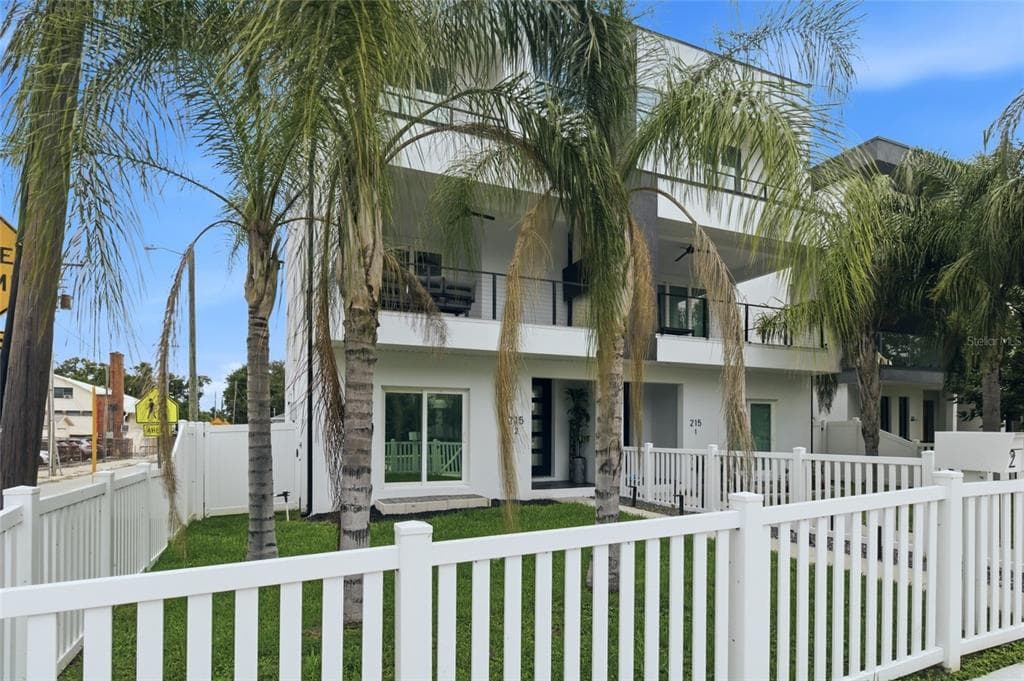 215 W COLUMBUS DRIVE UNIT 2 TAMPA, FL 33602