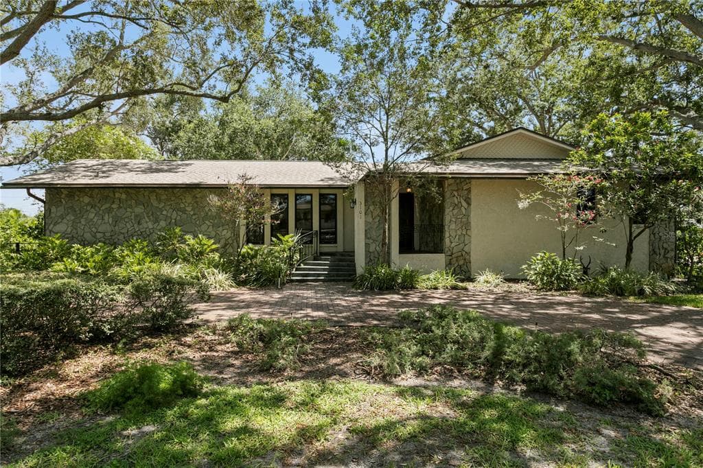 3101 WALNUT STREET NE ST PETERSBURG, FL 33704