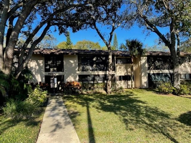 3223 FOX CHASE CIRCLE N UNIT 203 PALM HARBOR, FL 34683