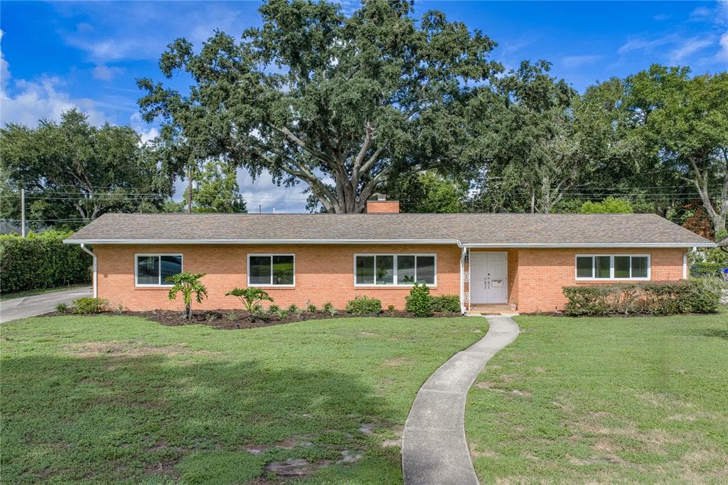 1515 LEIGHTON AVENUE LAKELAND, FL 33803