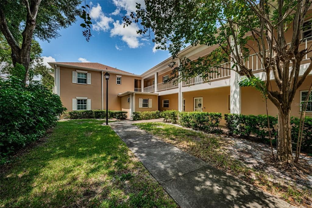 8300 BARDMOOR BOULEVARD UNIT 103 SEMINOLE, FL 33777