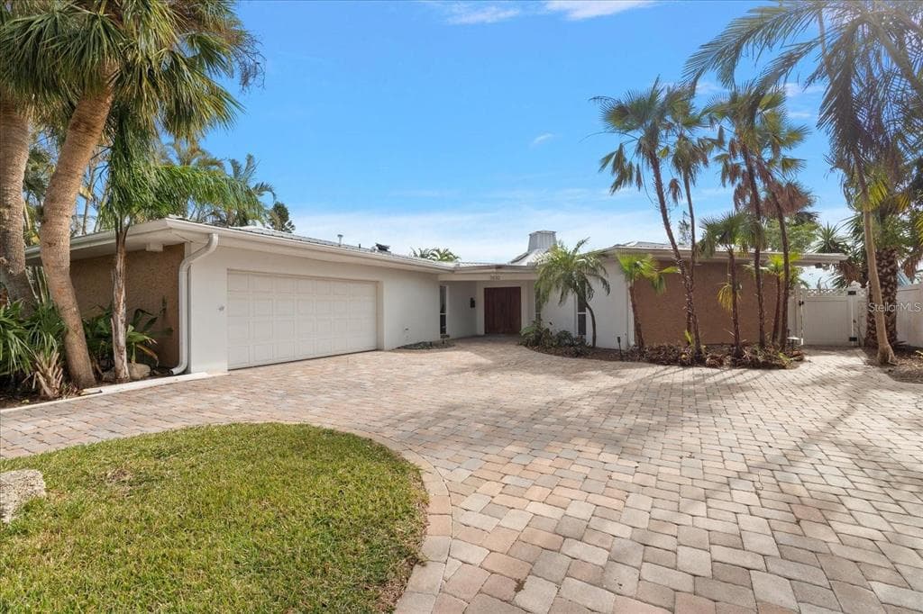 3830 46TH AVENUE S ST PETERSBURG, FL 33711