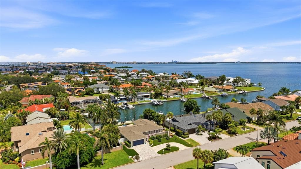 137 12TH STREET E TIERRA VERDE, FL 33715