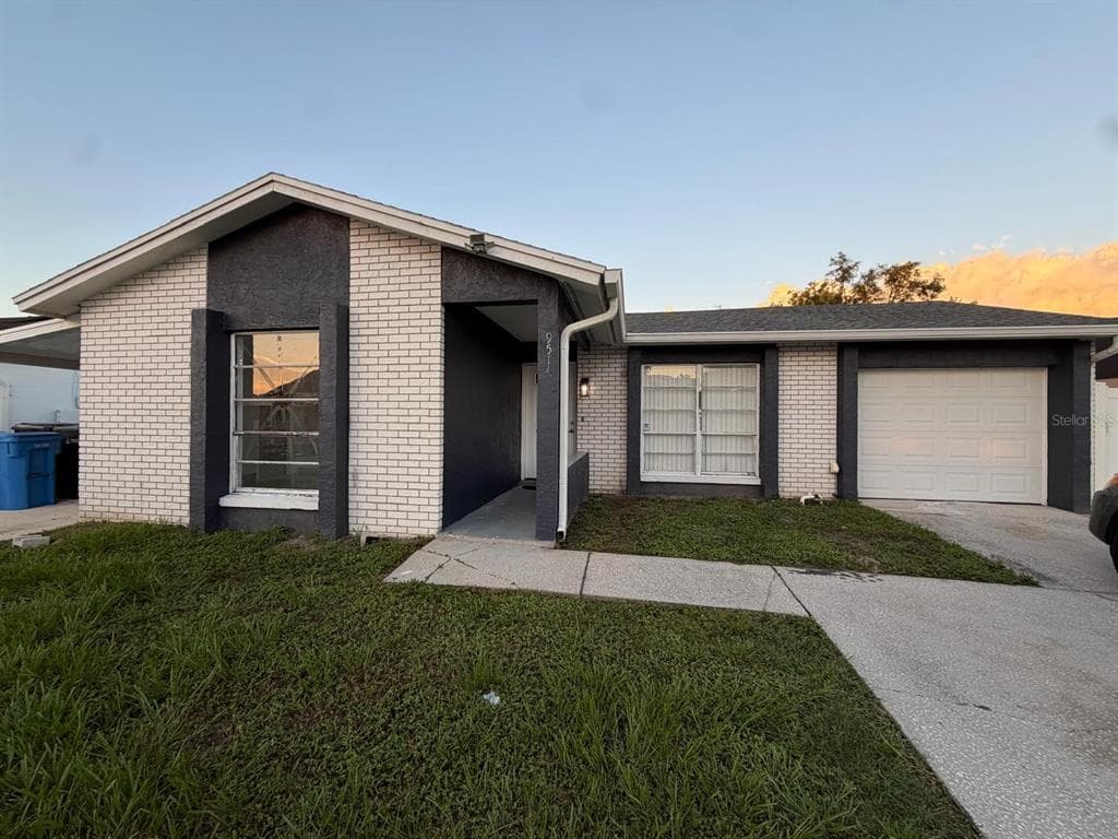 9514 LETTERSTONE COURT TAMPA, FL 33615