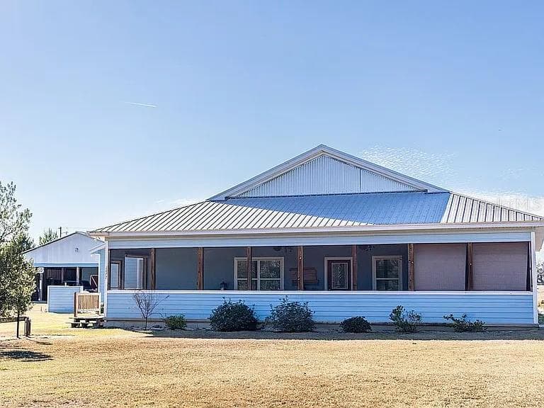 1677 W HIGHWAY 316 CITRA, FL 32113