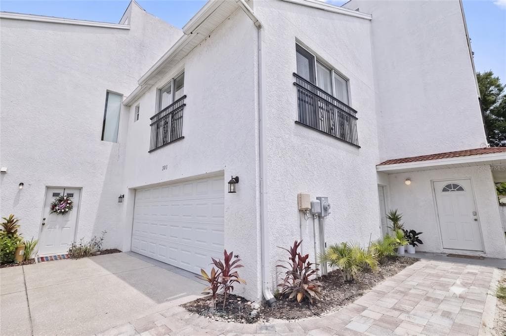 9415 CITRUS GLEN PLACE TAMPA, FL 33618