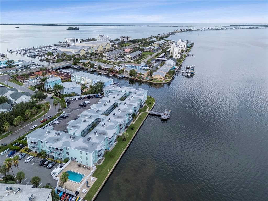 464 N PAULA DRIVE UNIT 211