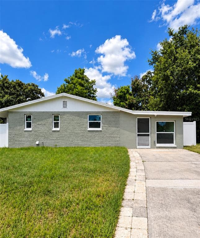 8719 RIVER FOREST CIRCLE