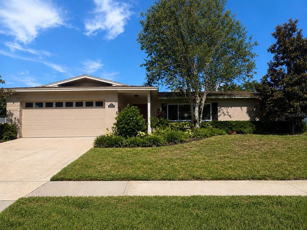1324 RANCHWOOD DRIVE CLEARWATER, FL 33764