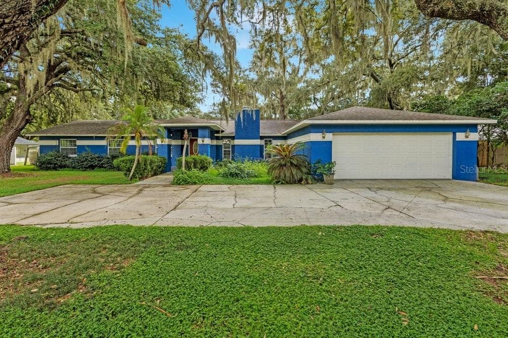 1121 OLD POLK CITY ROAD LAKELAND, FL 33809