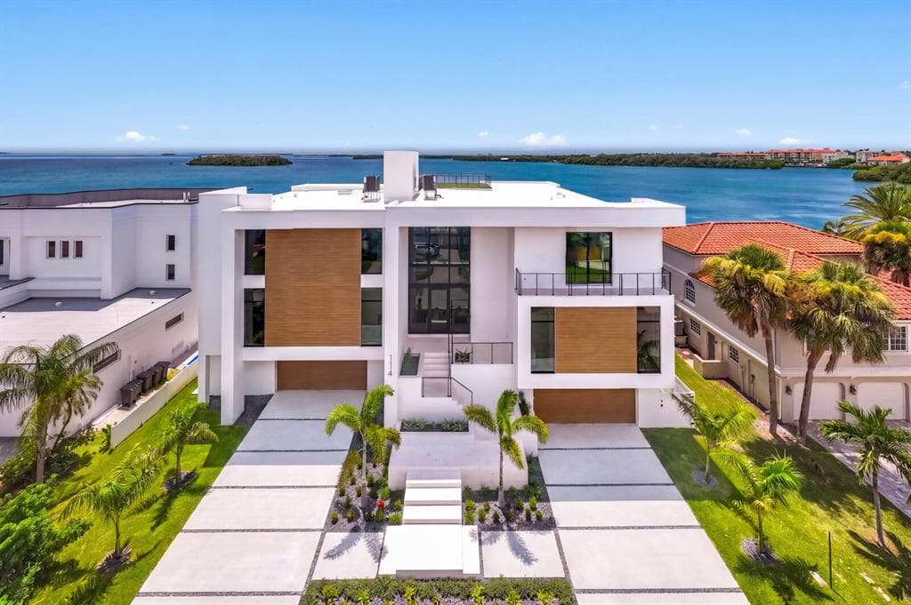 114 SANDS POINT DRIVE TIERRA VERDE, FL 33715