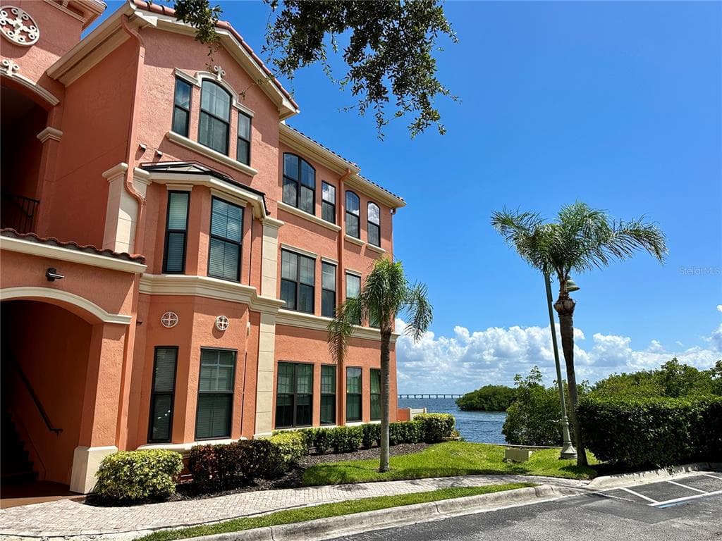 2724 VIA MURANO UNIT 622