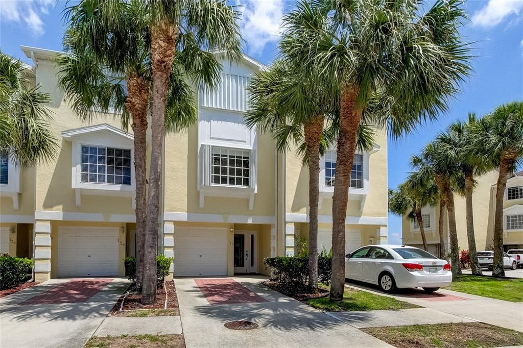 129 BRENT CIRCLE OLDSMAR, FL 34677